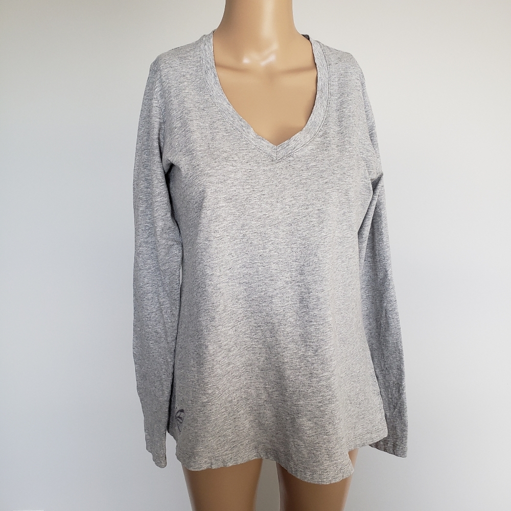 Johnny Was long sleeves V-neck layering tee size XS